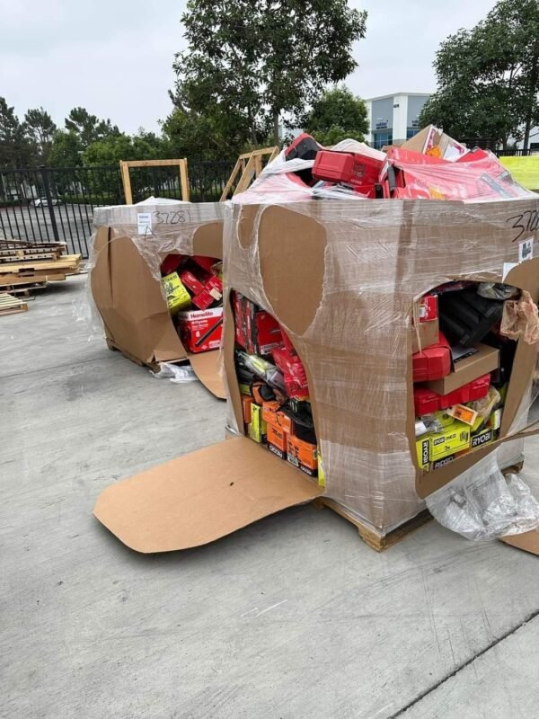 61418.jpg MILWAUKEE DEWALT AND RYOBI TOOL PALLETS