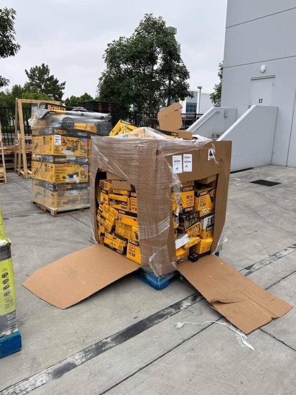 61420.jpg MILWAUKEE DEWALT AND RYOBI TOOL PALLETS